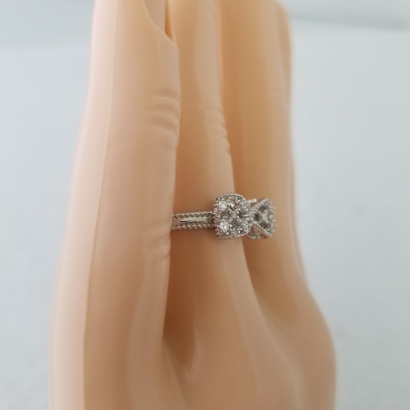 Sterling Silver Bow Ring - Picture 8 of 8